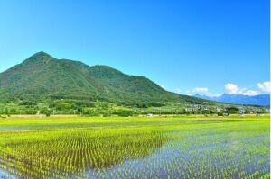 連なる山々が穏やかな性質にしてくれる